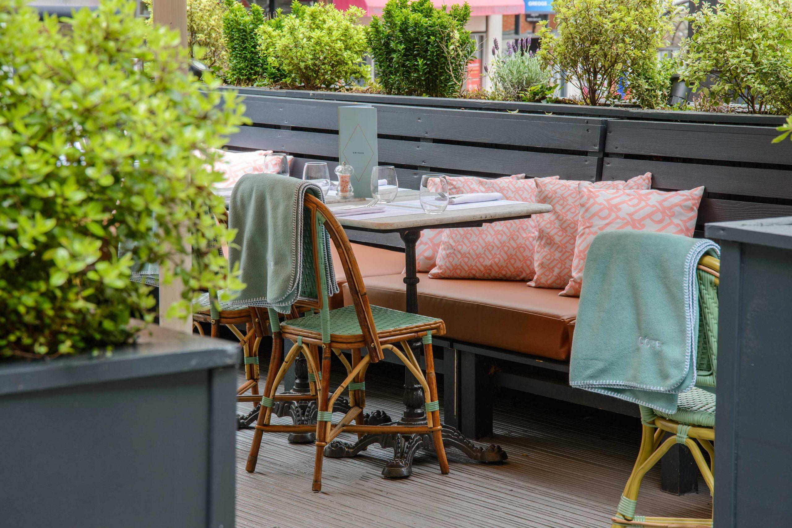 Experience the Best of Outdoor French Dining