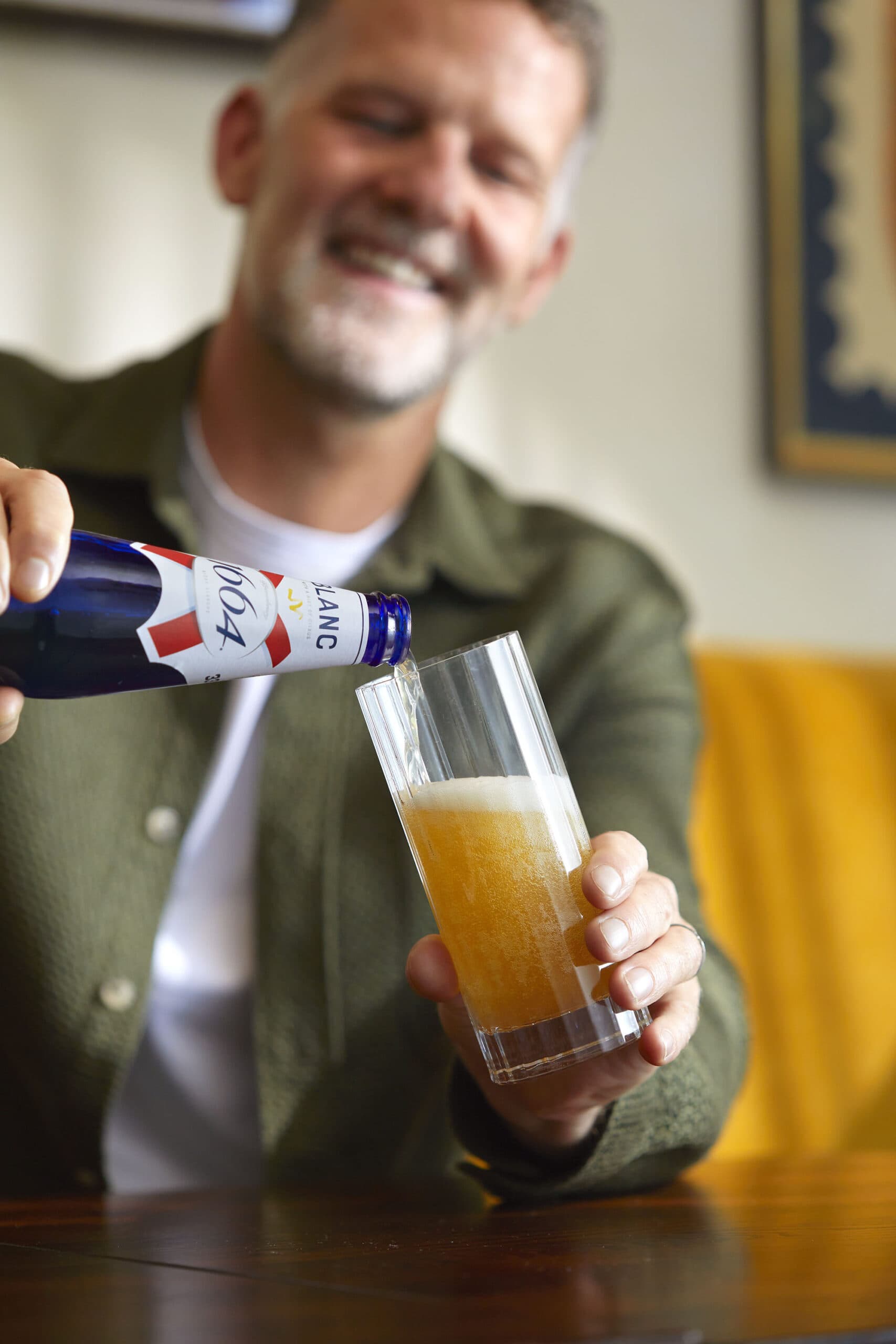 Cold beer. Juicy burgers. No queues, no scramble, no compromise.